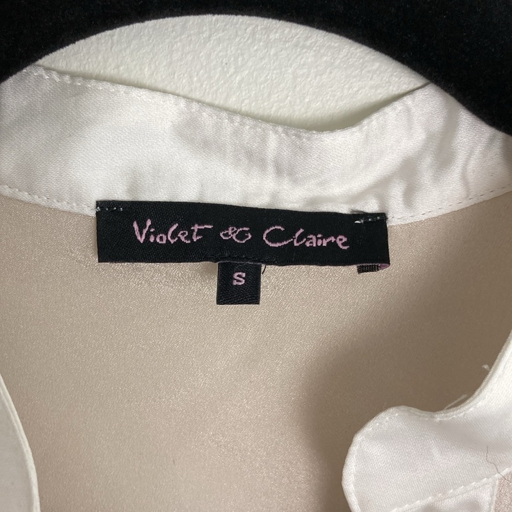 Violet & Claire V-Neck Blouse Women’s Size Small Sheer Champagne and White - Picture 2 of 6